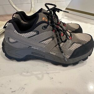 EUC Merrell Kid's 2 M Moab 2 Low Lace Waterproof Hiking Sneaker